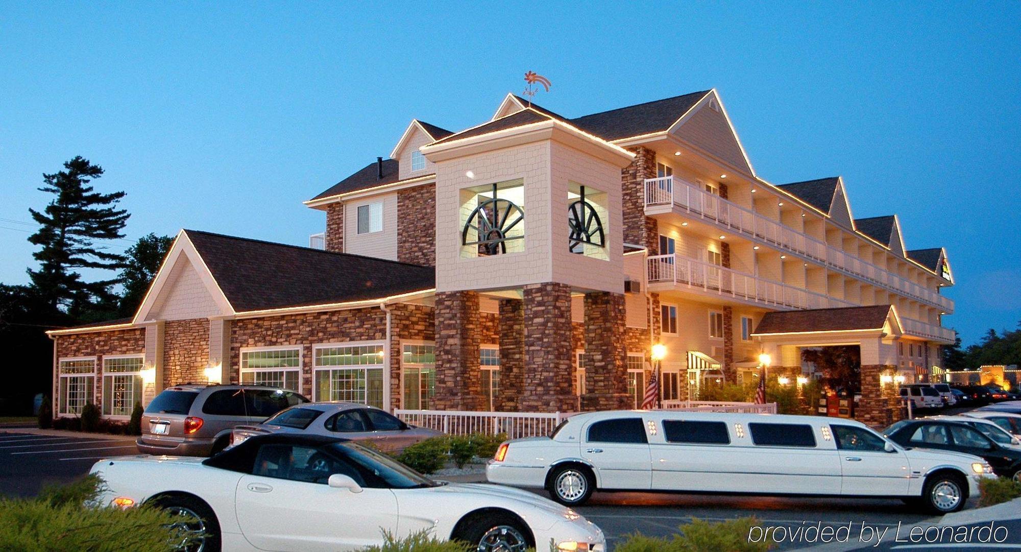 Holiday Inn Express Mackinaw City By Ihg Exterior foto
