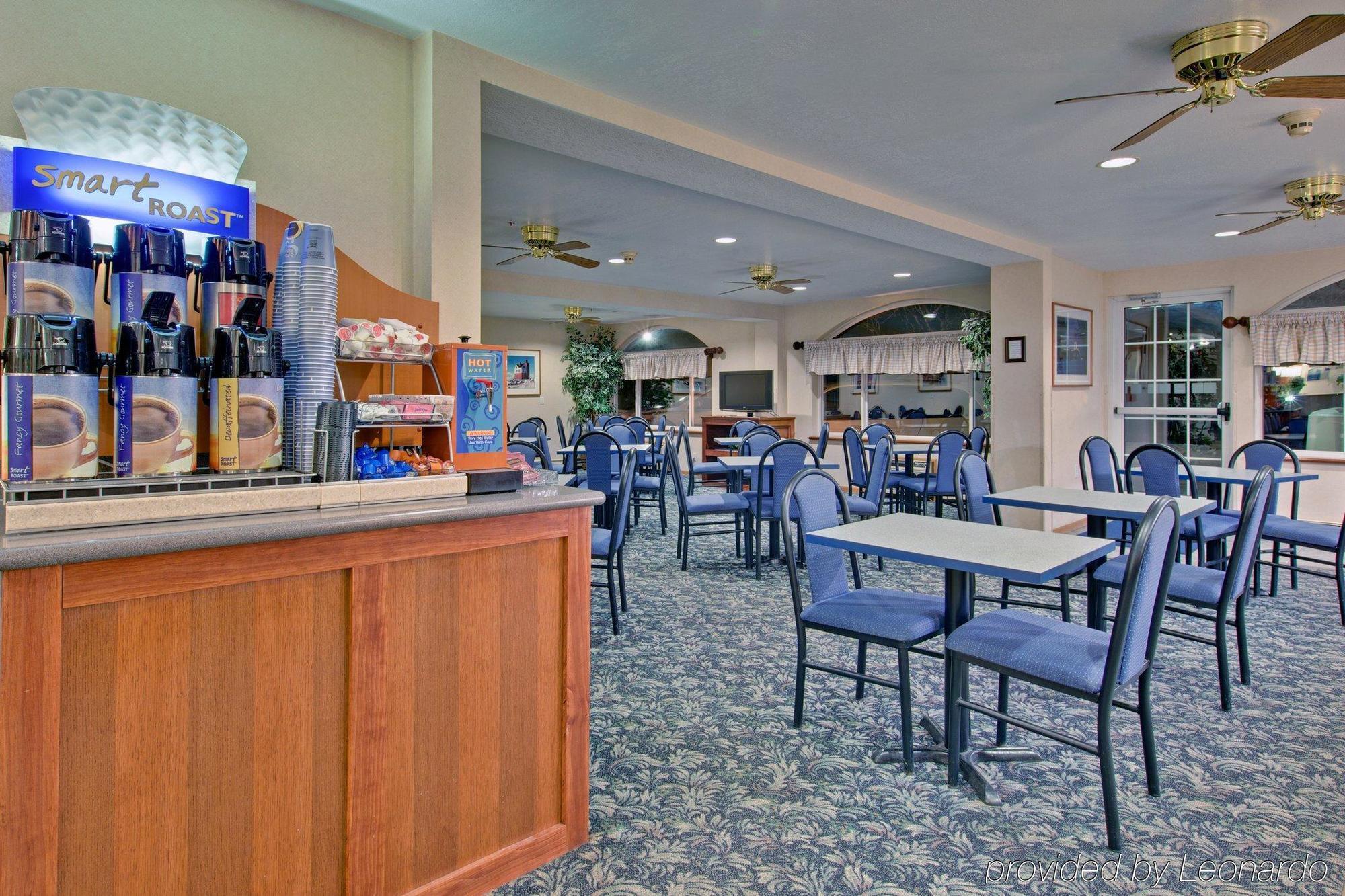 Holiday Inn Express Mackinaw City By Ihg Exterior foto